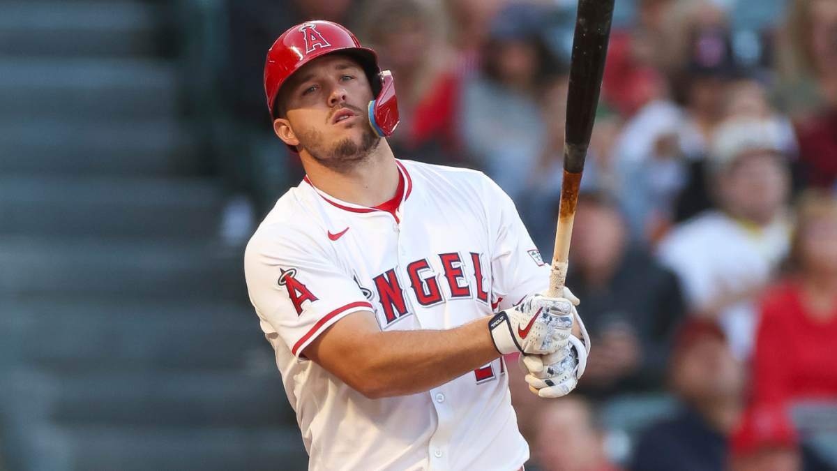 Mike Trout needs to have knee surgery