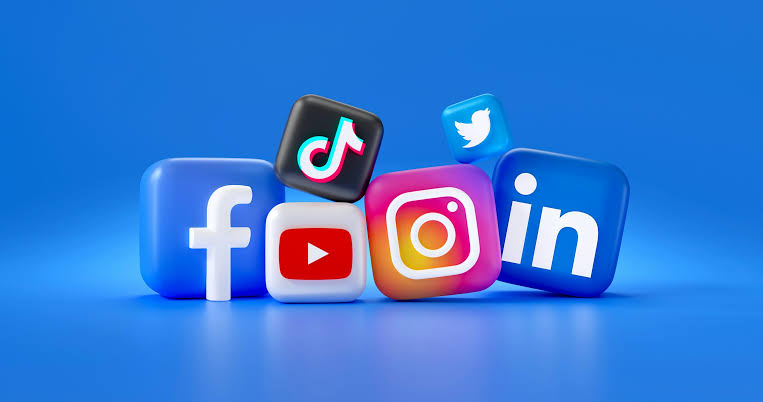 How Socia media affects teens daily life